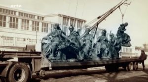 The Six Continents leaving Nantes, returning to Paris. Photo: Arte